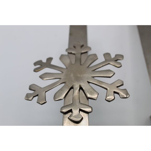 Christmas Wreath Holders Set of 2 Metal Snowflake Winter Decor Over Door 14 Inch - Picture 11 of 13